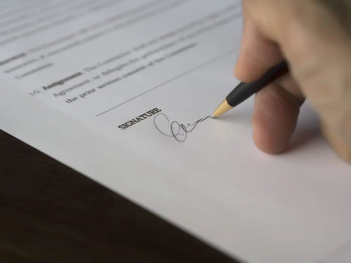 Comprar casa a nombre de empresa